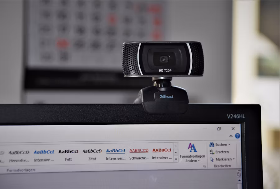 web cam on the edge of a computer screen by Waldemar Brandt on Unsplash